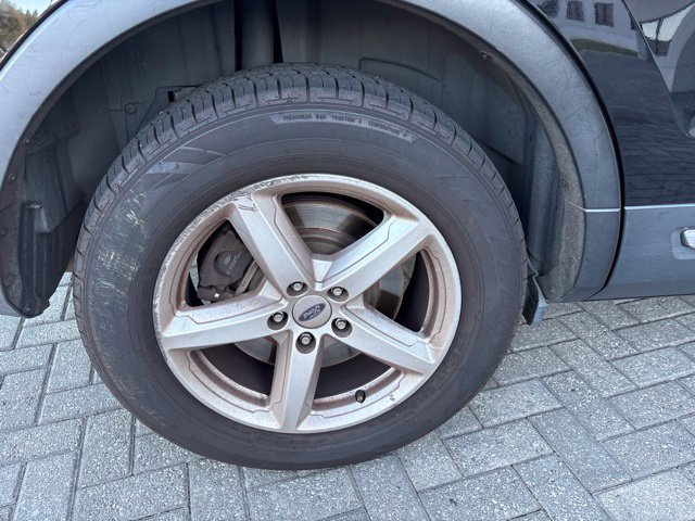 Used 2016 Black Ford XLT image 5