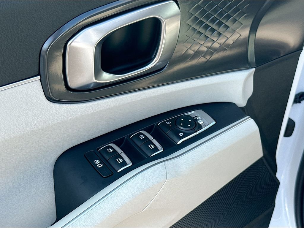 Used 2025 Glacial White Pearl Kia S image 26