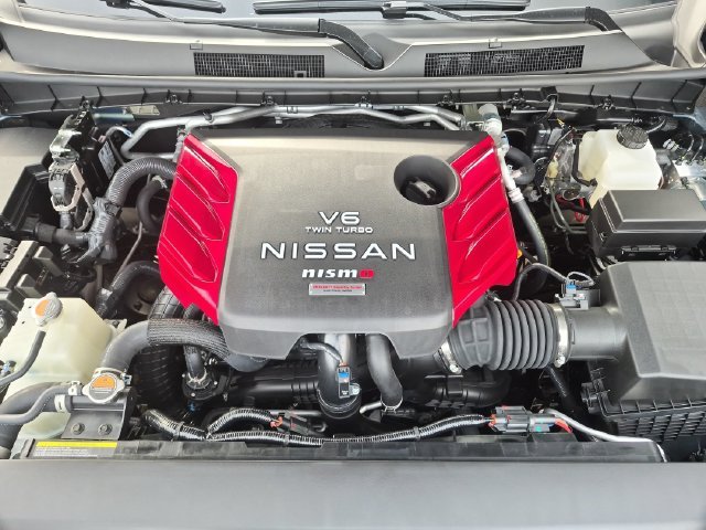 New 2026 Stealth Gray / Super Black Two-tone Nissan NISMO® image 31