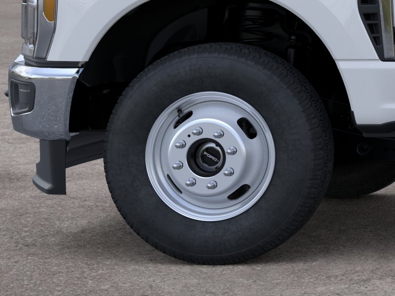 New 2026 Oxford White Ford F-350® XL image 19