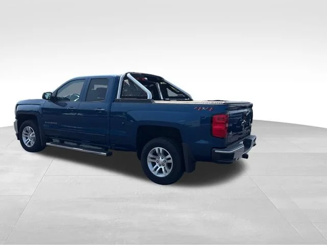 Used 2019 DEEP OCEAN BLUE METALLIC Chevrolet LT image 3
