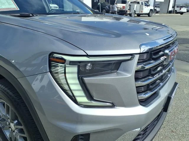 Used 2025 Sterling Metallic GMC Elevation image 2