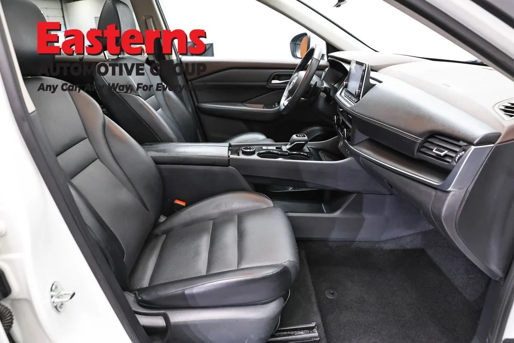 Used 2023 White Nissan SV image 25