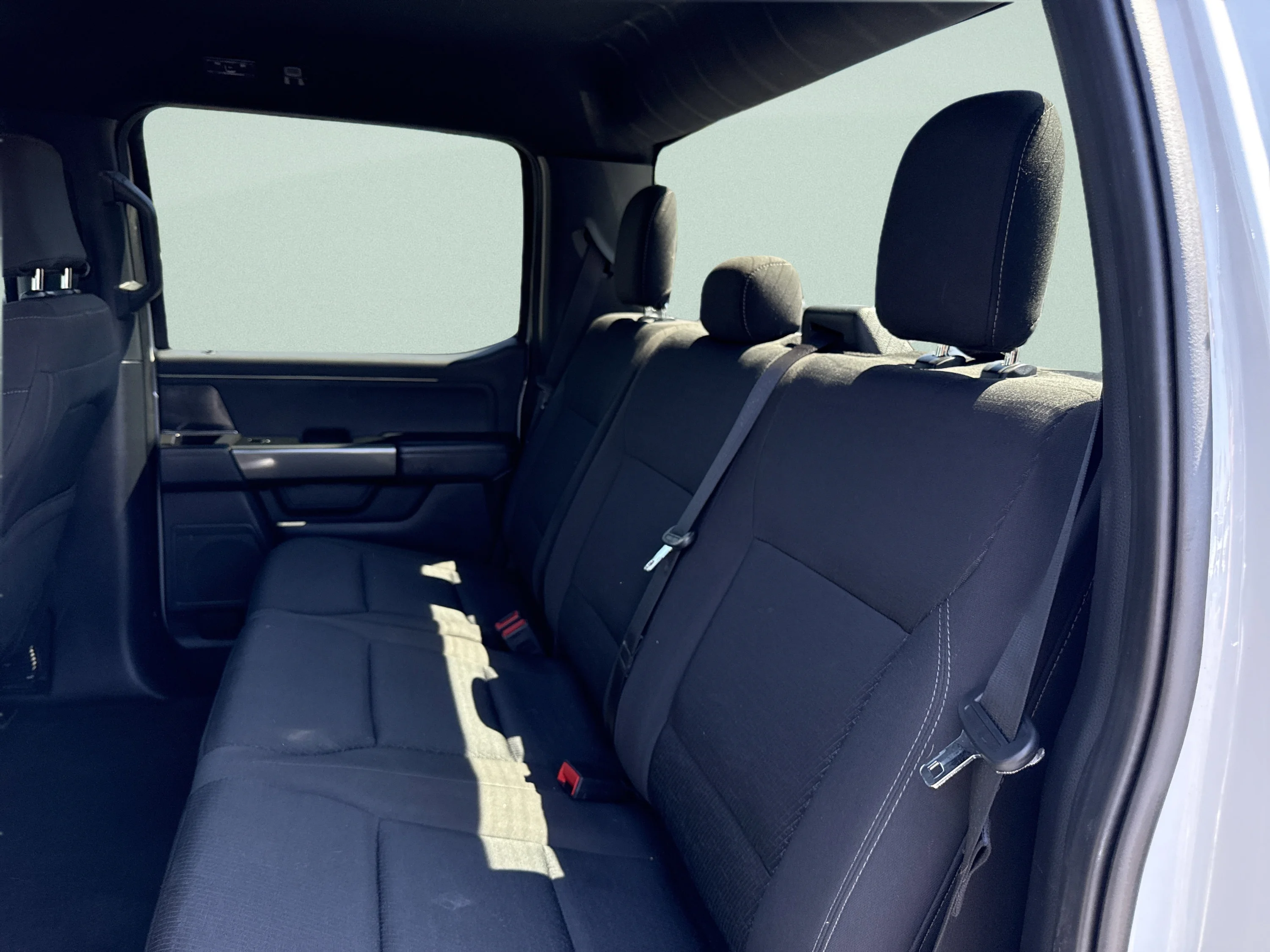 Used 2023 Avalanche Gray Ford XLT image 25