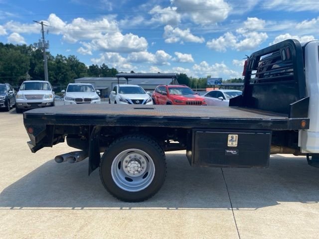 Used 2019 White Ford XL image 13