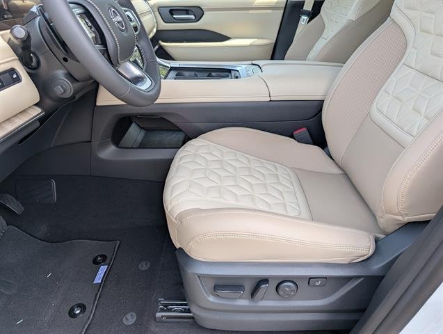 New 2026 Everest White TriCoat Nissan Platinum Reserve image 15
