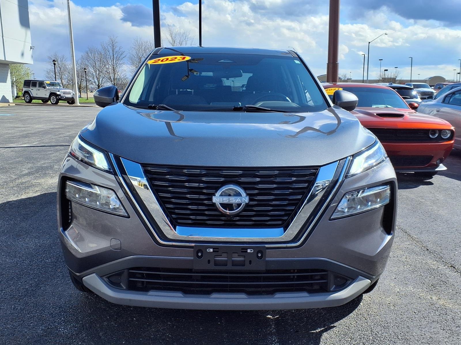 Used 2023 Nissan Rogue SV with VIN 5N1BT3BB3PC806869 for sale in Saint Clairsville, OH