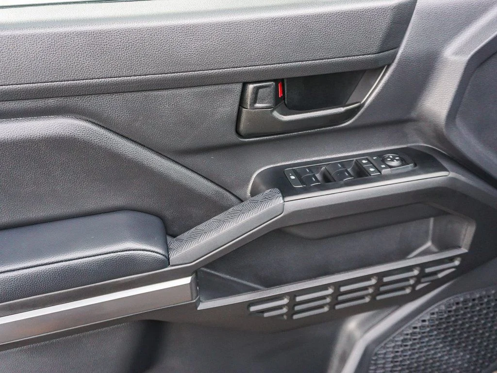 2026 Toyota Tacoma SR5 - Photo 18