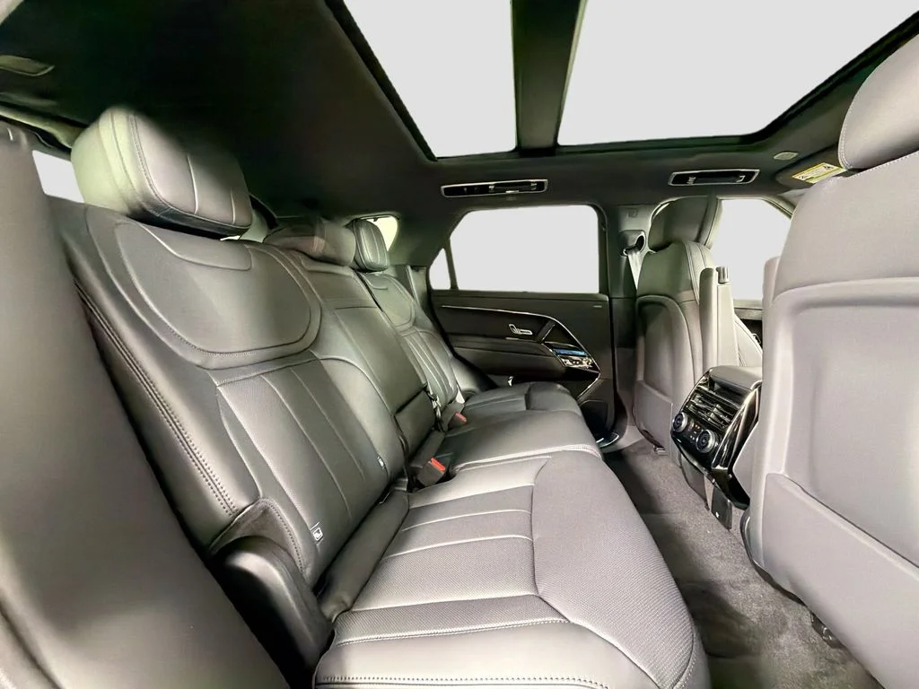 New 2026 Varesine Blue Land Rover Dynamic SE image 29
