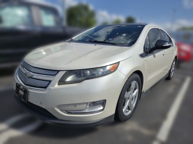 Used 2012 White Diamond Pearl Chevrolet Base image 3