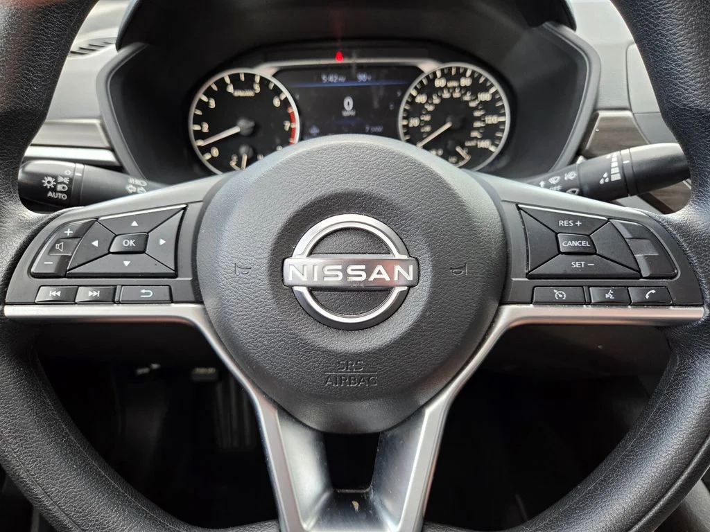 Used 2024 Silver Nissan 2.5 SV image 29