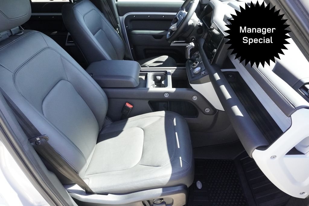 Used 2024 Silver Land Rover V8 image 23