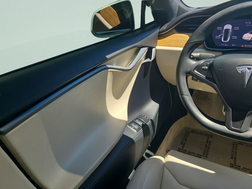Used 2019  Tesla Performance image 18