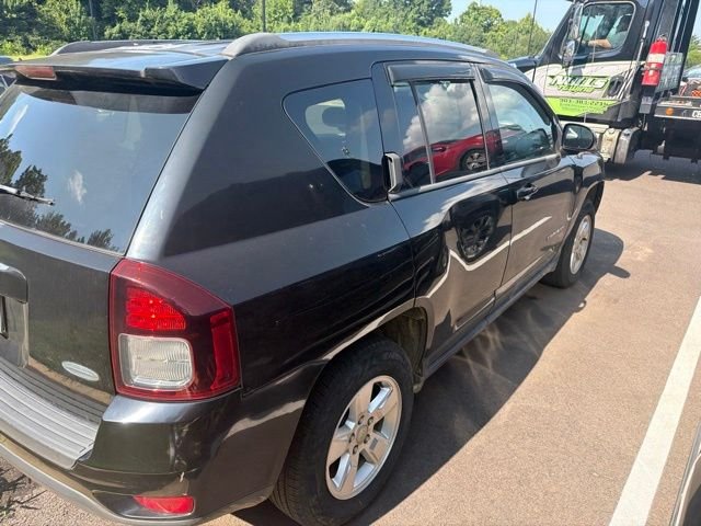 Used 2014 Black Jeep Latitude image 5