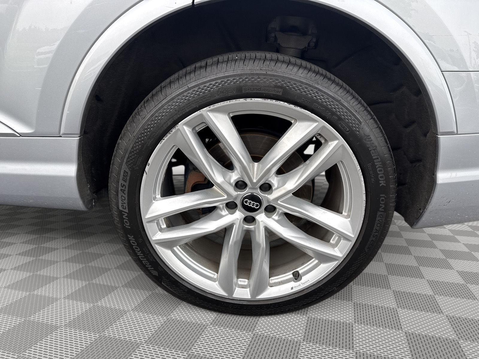 Used 2018 Florett Silver Metallic Audi Prestige image 19