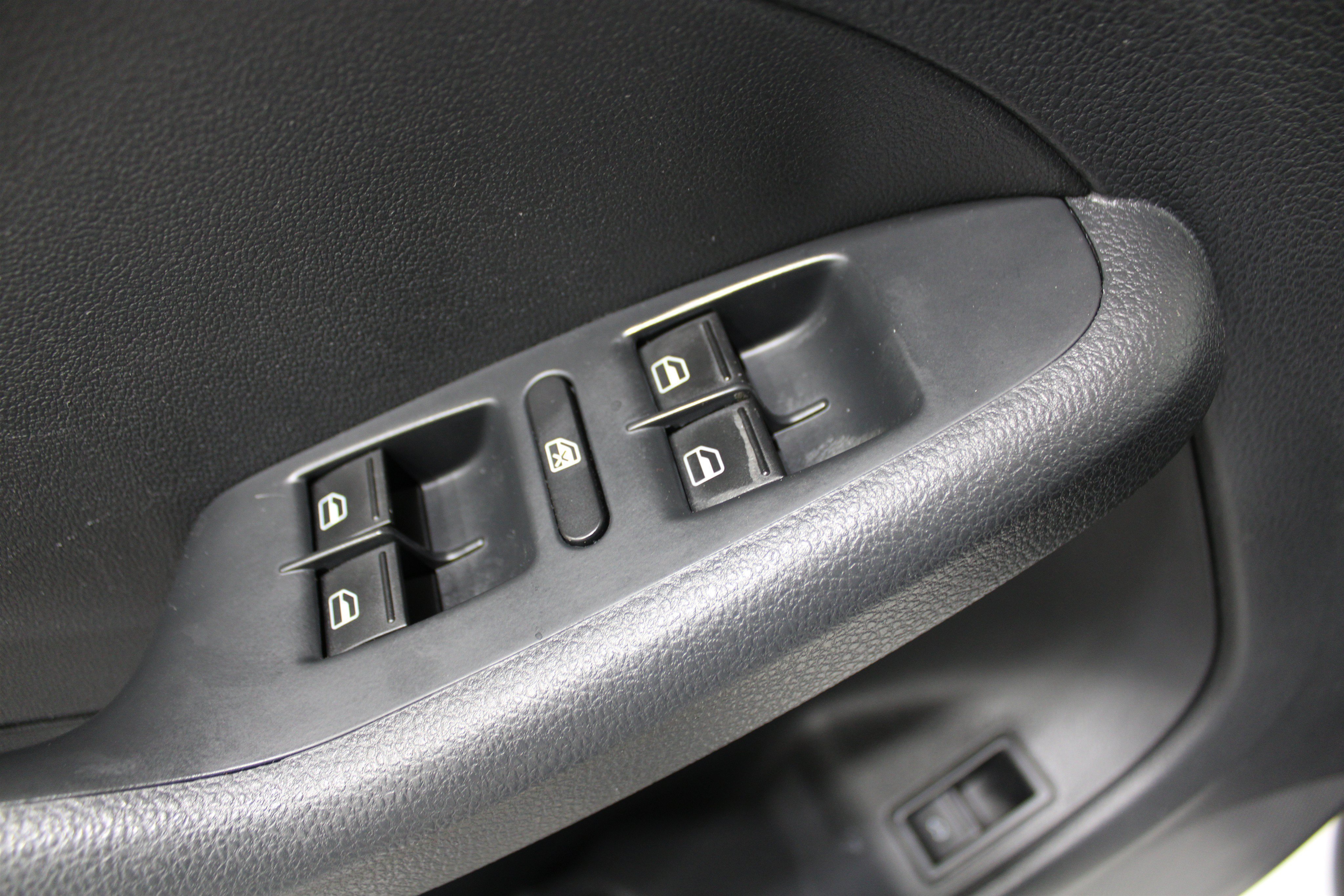 Used 2012 Candy White Volkswagen S image 6