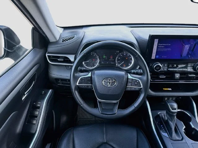 Certified Used 2023  Toyota XLE image 24