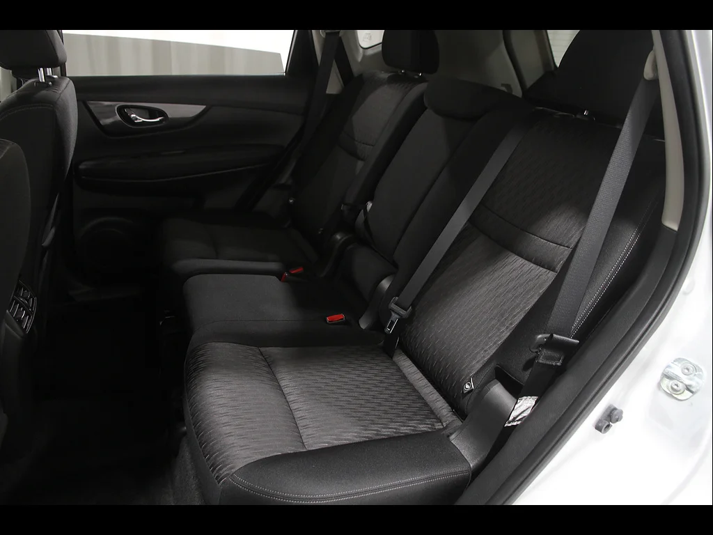 Used 2019 Brilliant Silver Metallic Nissan SV image 19