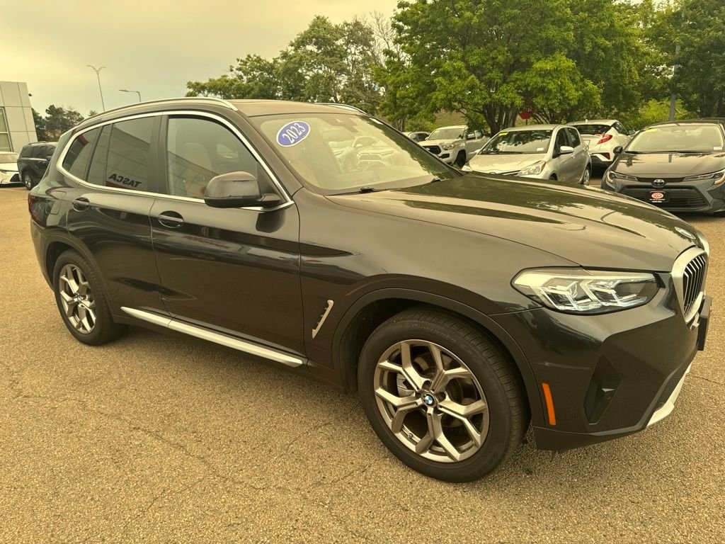 Used 2023 Gray BMW xDrive30i image 10