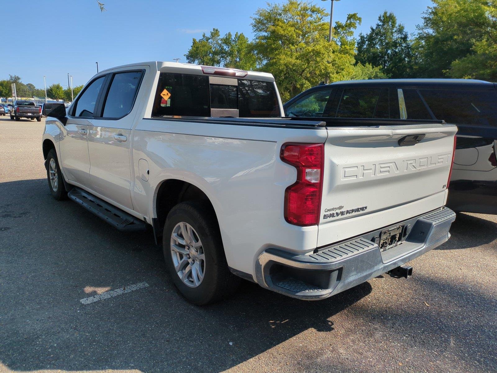 Used 2019 Summit White Chevrolet LT image 5