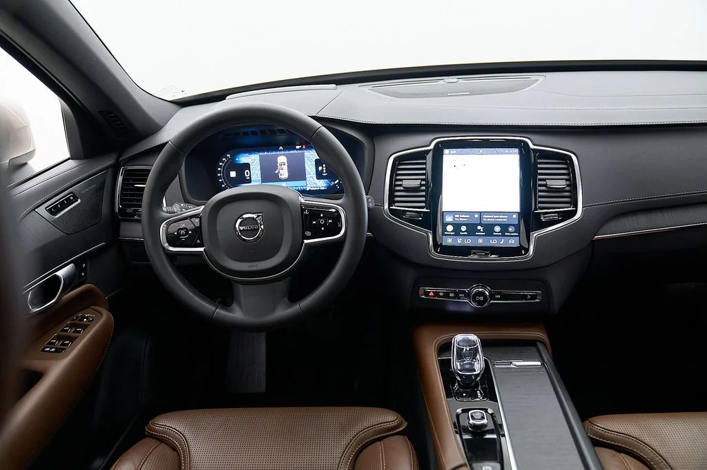 Certified Used 2023 Bright Dusk Volvo Ultimate image 29