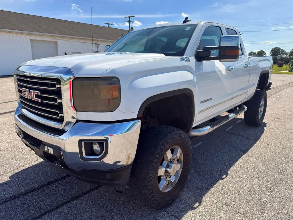 Used 2016 White GMC SLT image 14