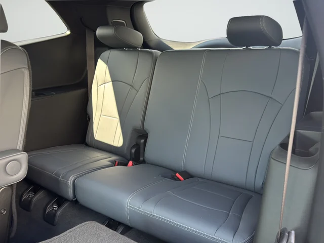 Used 2023 Red Buick Essence image 29