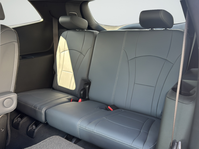 Used 2023 Red Buick Essence image 29