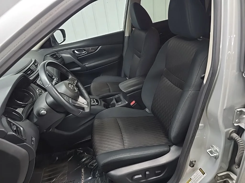 Used 2018 Silver Nissan SV image 30