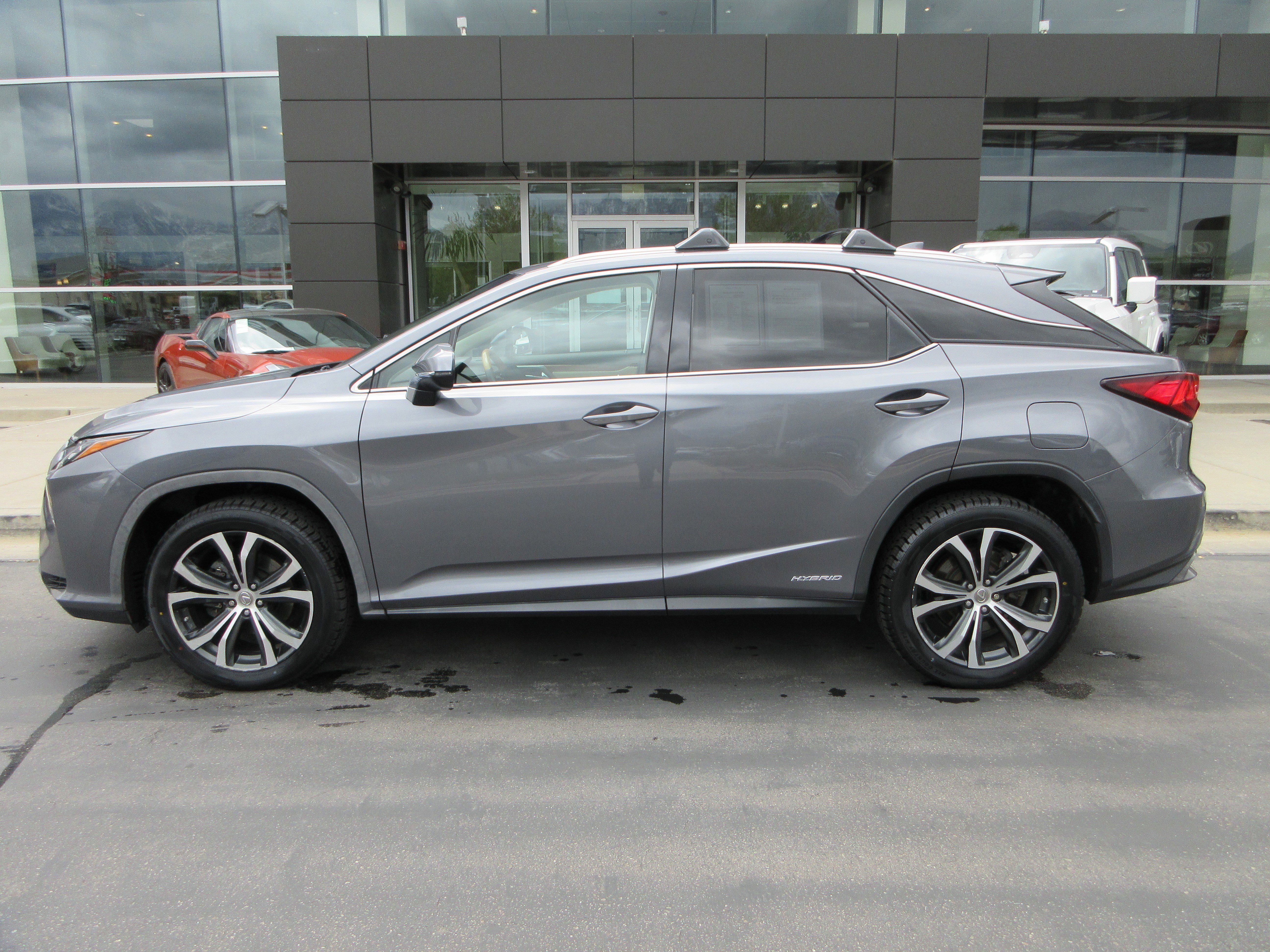 Used 2016 Nebula Gray Pearl Lexus 450h image 3