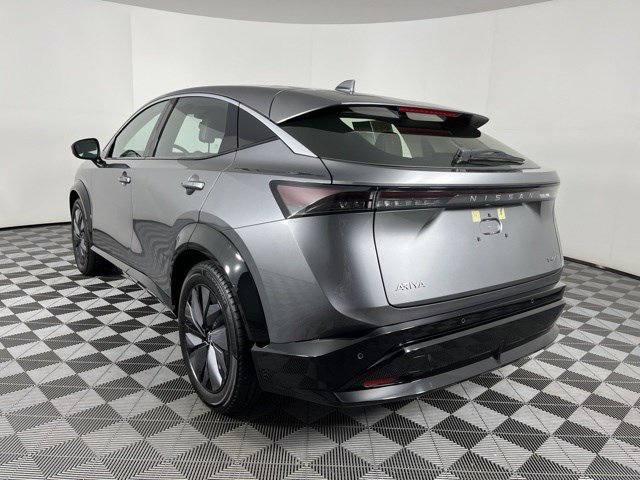 Used 2023 Gun Metallic Nissan ENGAGE image 5