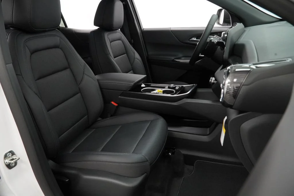 New 2027 Summit White Chevrolet LT image 28
