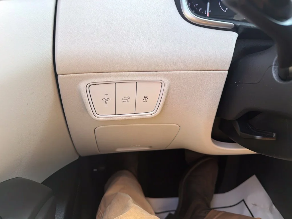Used 2024 Red Hyundai SEL image 19