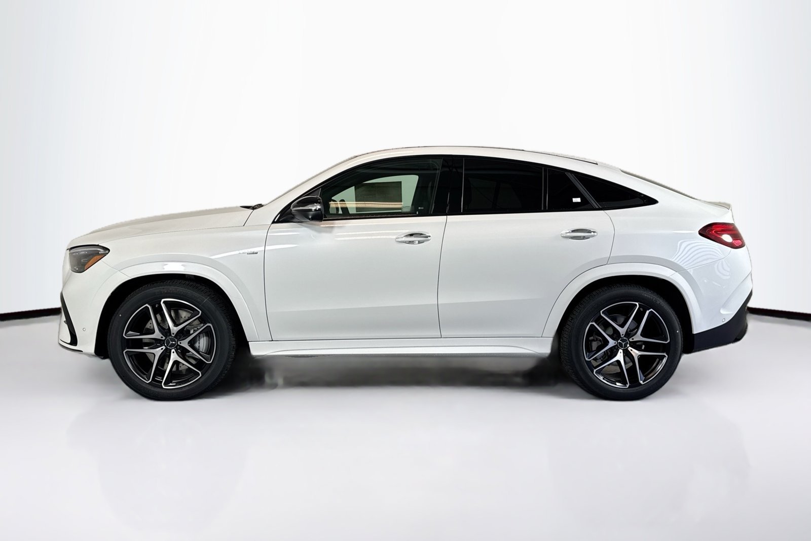New 2026 MANUFAKTUR Moonlight White Metallic Mercedes-Benz AMG® GLE 53 image 8