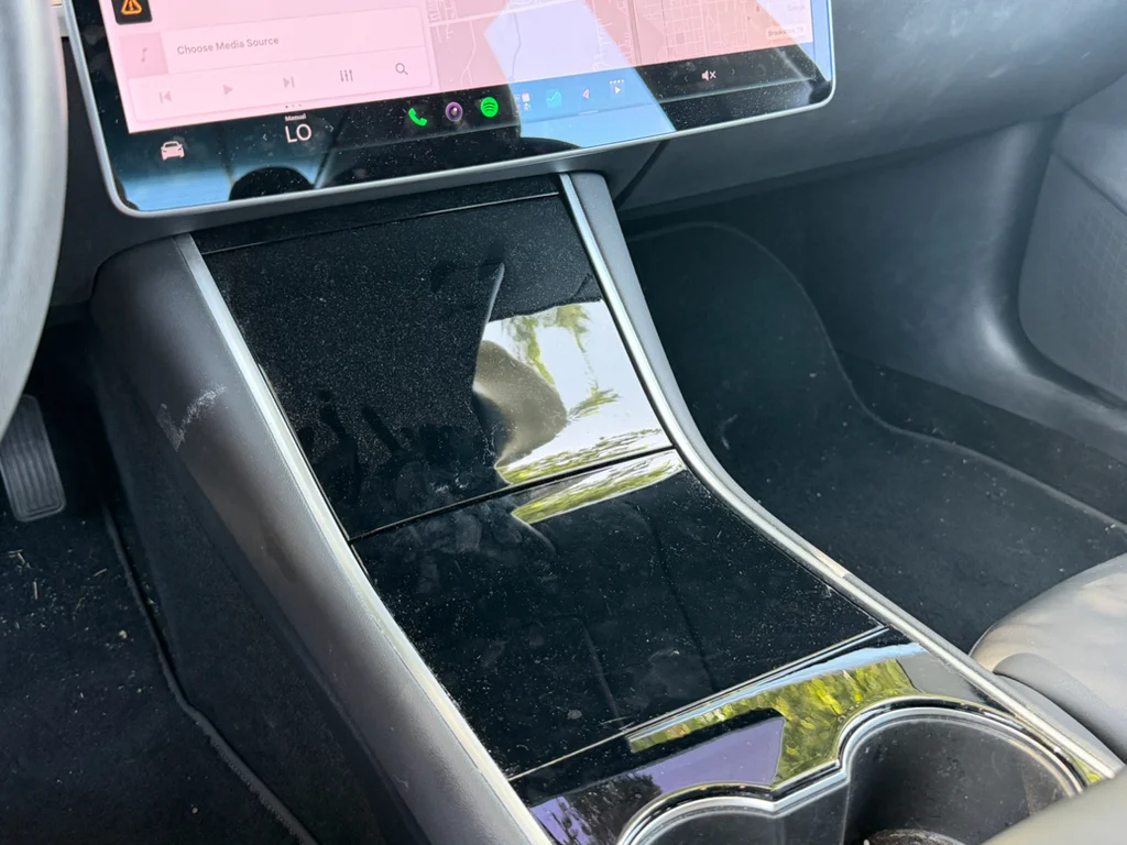 Used 2020  Tesla Standard Range image 21