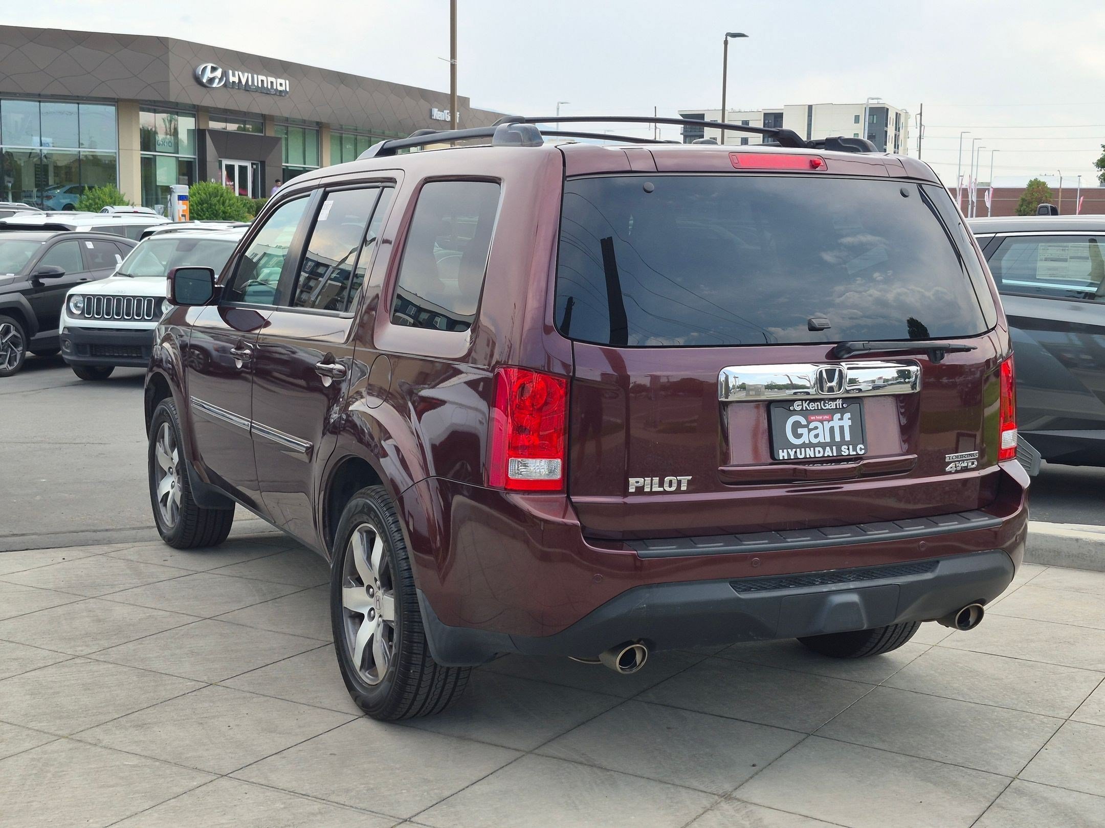 Used 2012 Maroon Honda Touring image 7