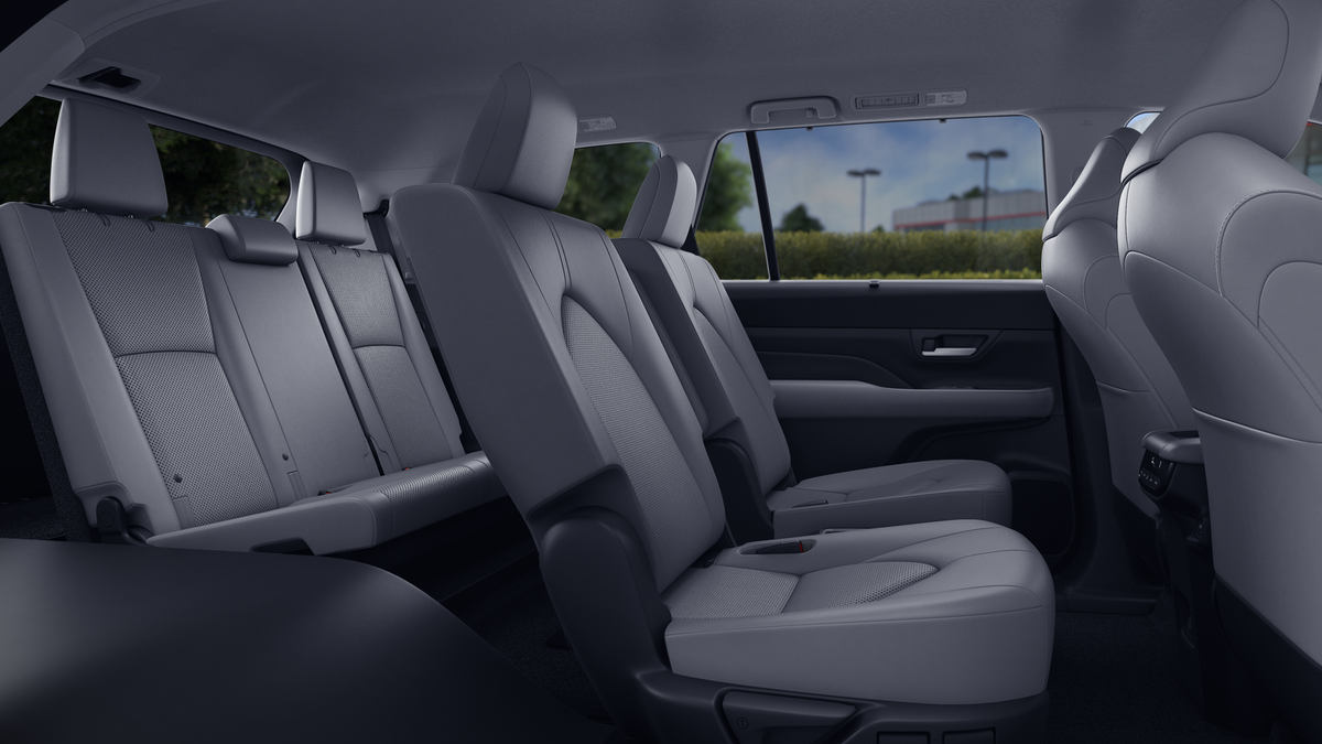 New 2026 Wind Chill Pearl Toyota XLE image 34