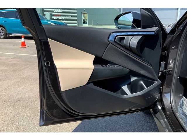 New 2025 Dark Graphite Metallic BMW 30 xDrive image 10