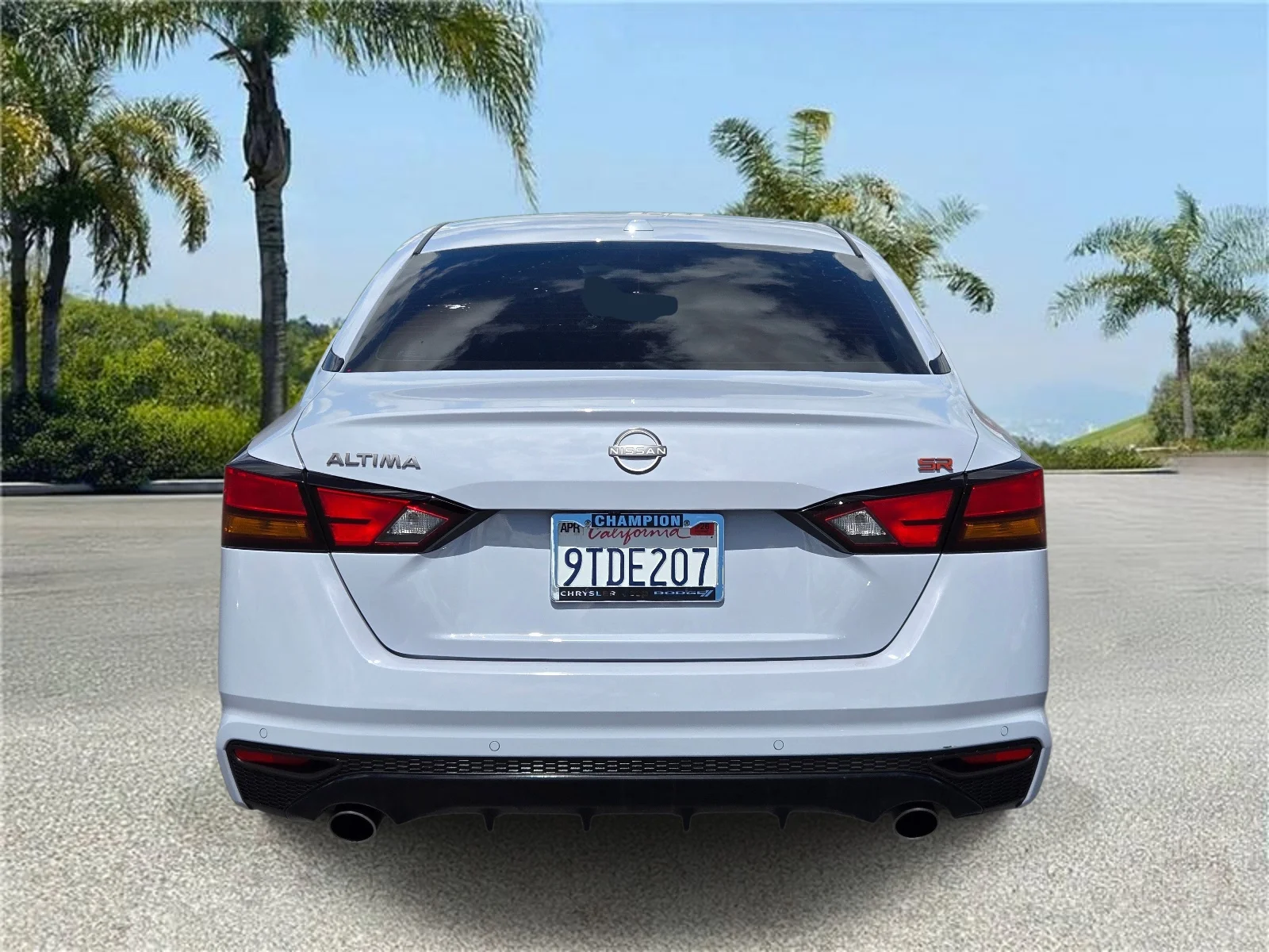 Used 2025 Gray Sky Pearl Nissan SR FWD image 6