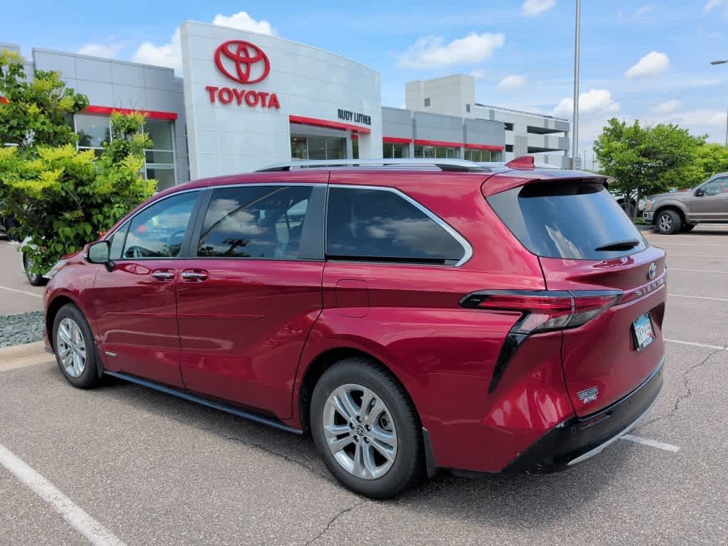 Used 2021 Ruby Flare Pearl Toyota Platinum image 3