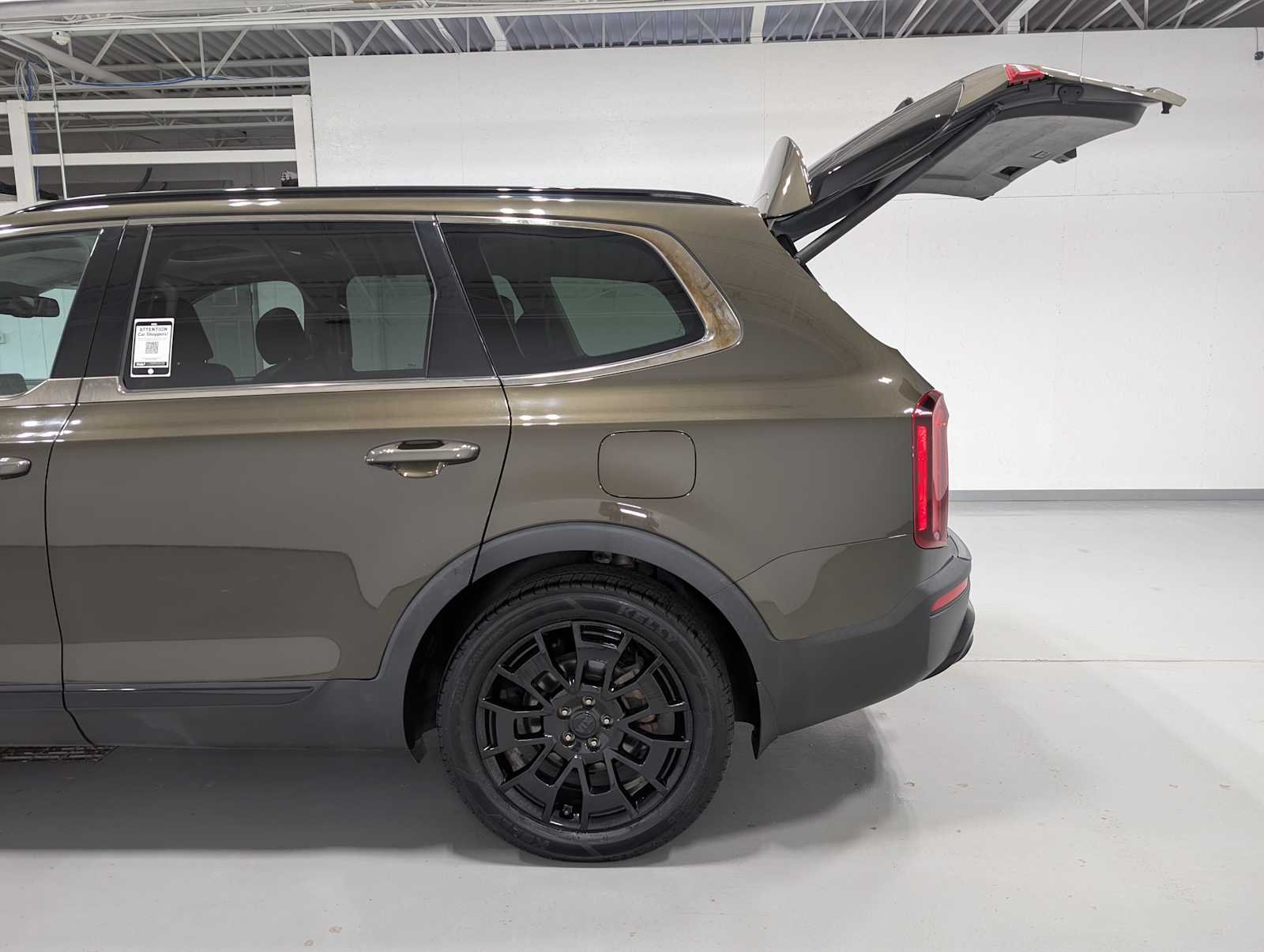 Used 2021 Dark Moss Kia EX image 11
