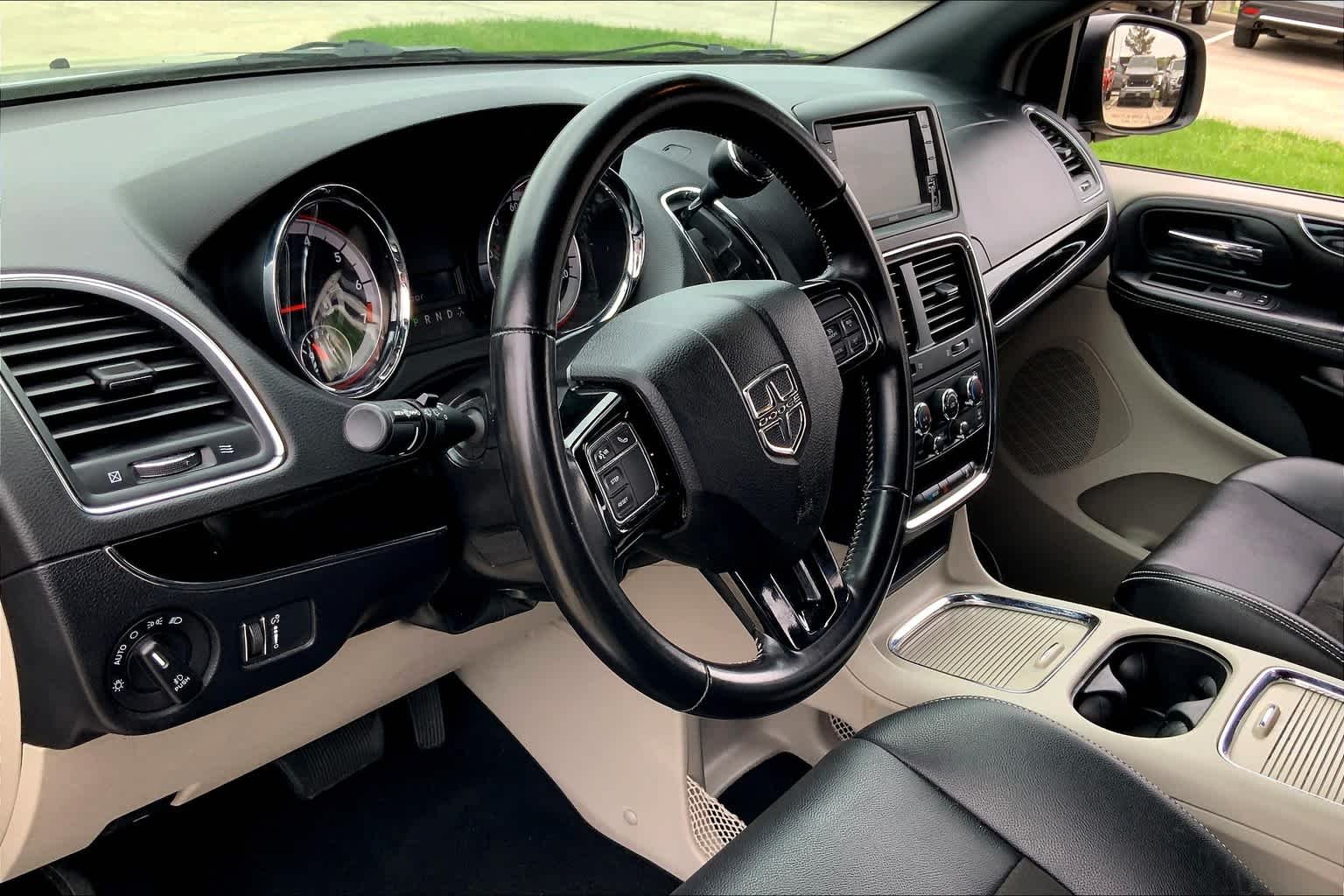 2020 Dodge Grand Caravan SXT - Photo 15