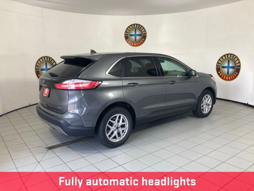 Used 2024 Gray Ford SEL image 17