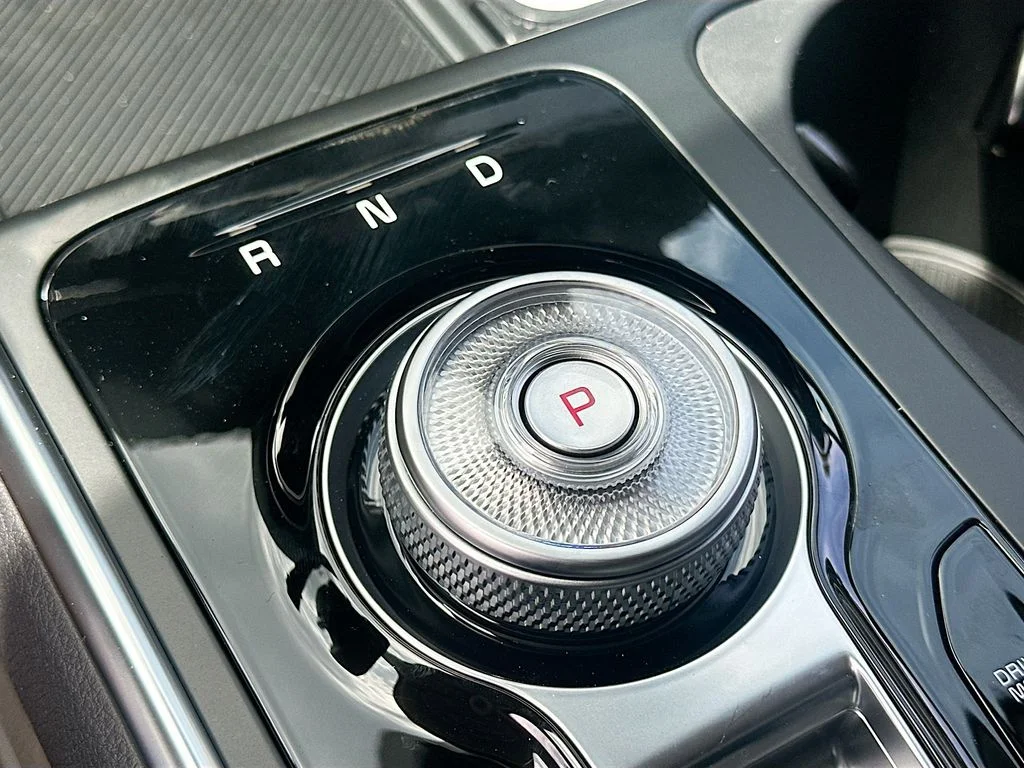 New 2026 Snow White Pearl Kia EX image 17