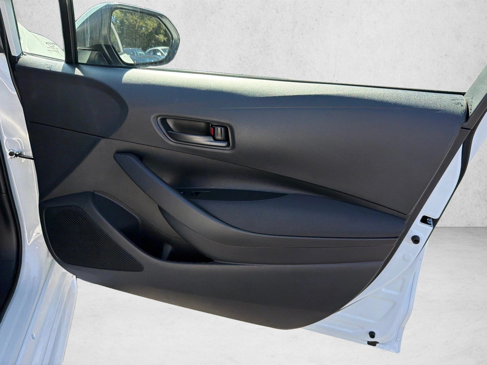 New 2027 Ice Cap Toyota LE image 14