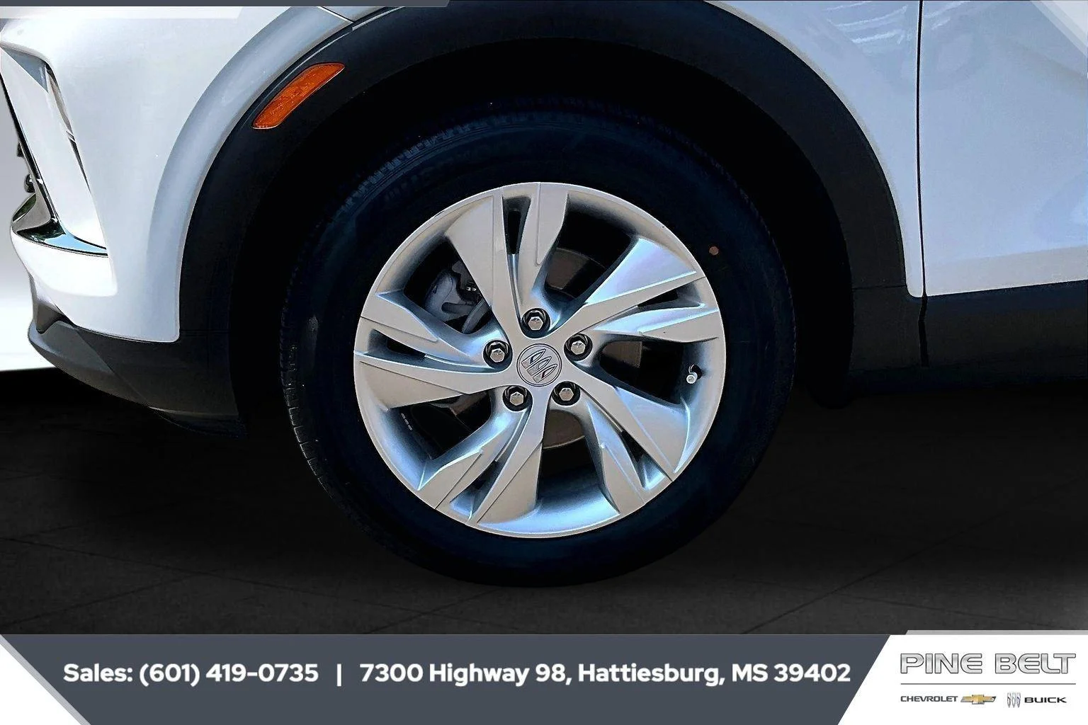Used 2024 Summit White Buick Preferred image 7