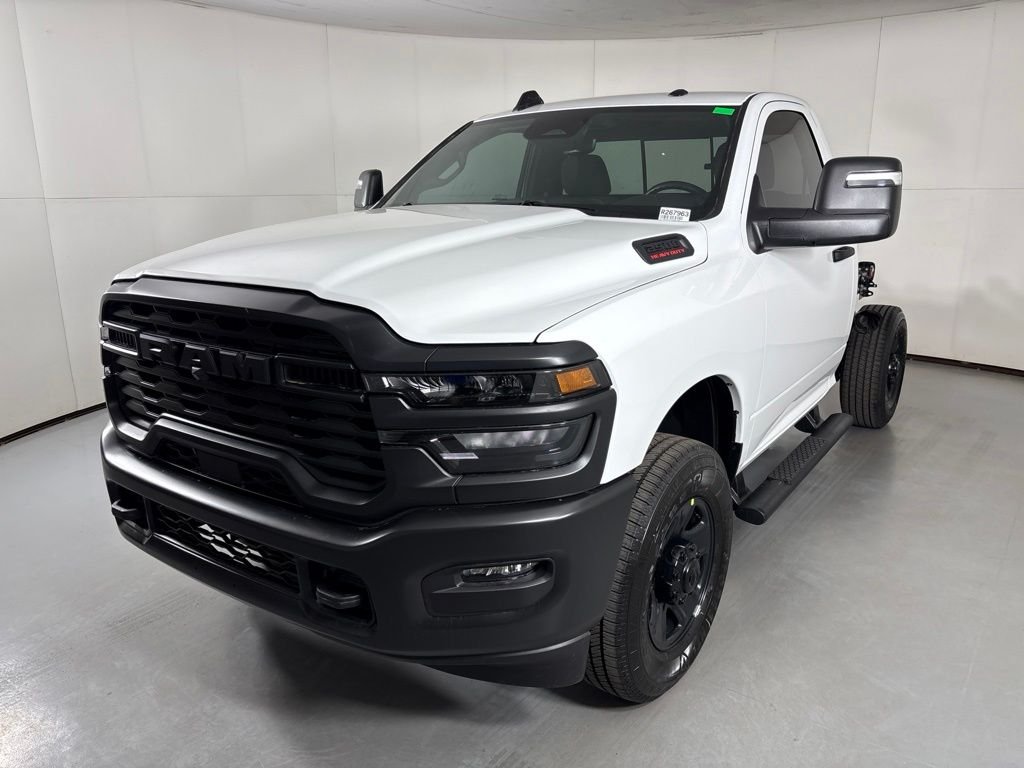 New 2026 Bright White Clear-Coat Exterior Paint RAM Tradesman image 4