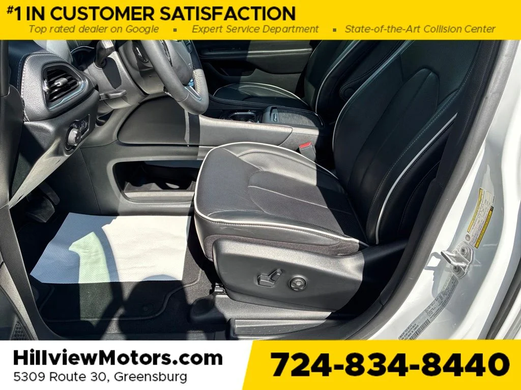 Used 2026 Bright White Clearcoat Chrysler Limited image 28