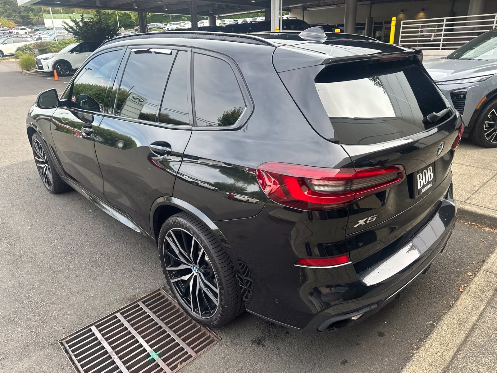 Used 2023 Black BMW xDrive40i image 3