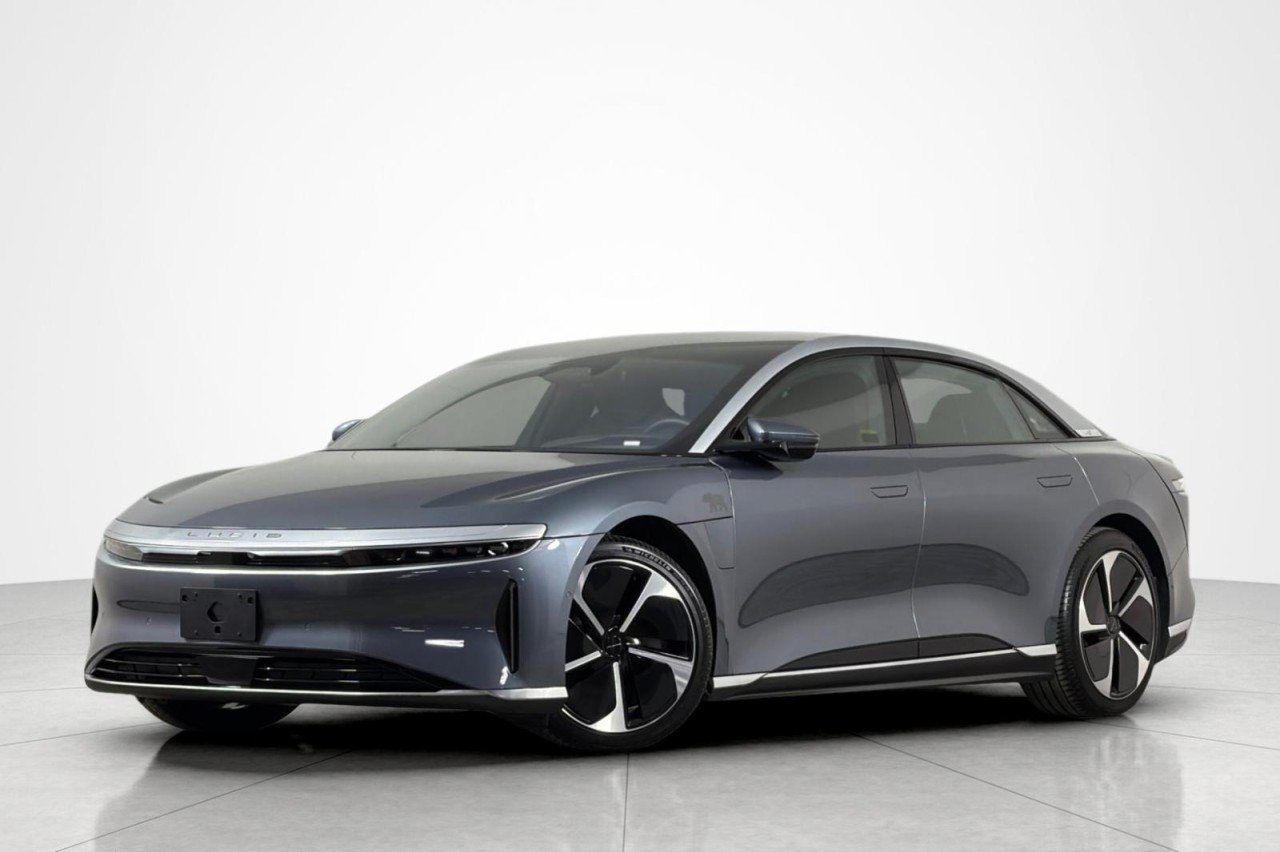 Used 2025 GREY Lucid Touring image 1